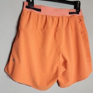Lululemon Fast and Free Lined Short 6" Orange Mens Size Medium Perforated